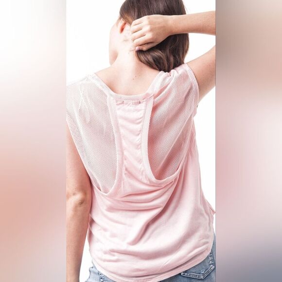 Pretty in pink Activewear mesh tank top large lining - Picture 1 of 9